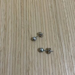 Silver stud ball earring ❤️